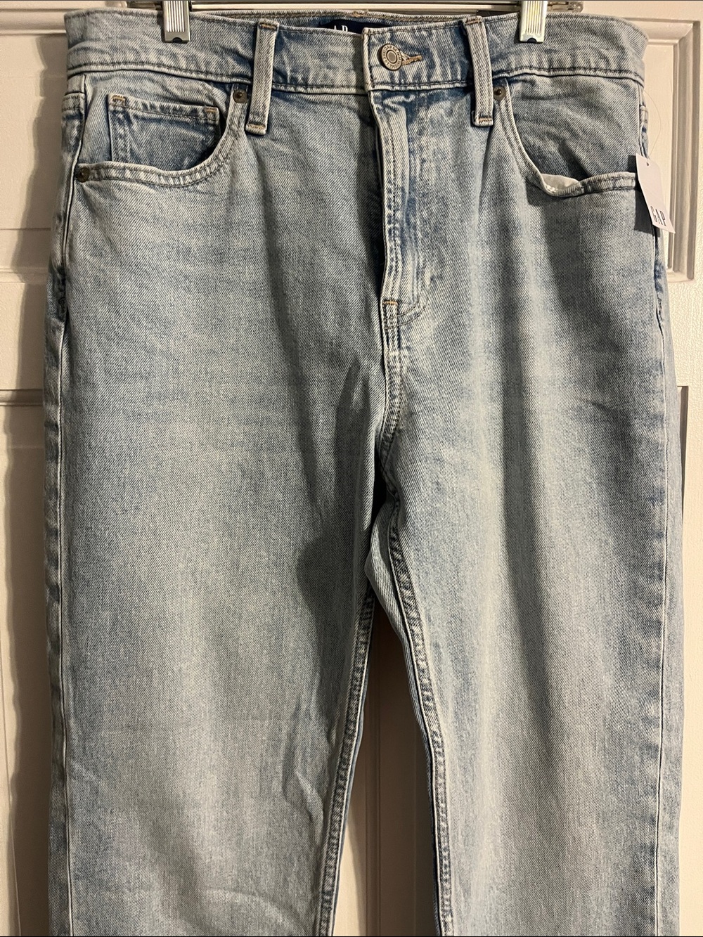 Light Wash Women’s Jeans - Classic Straight Fit